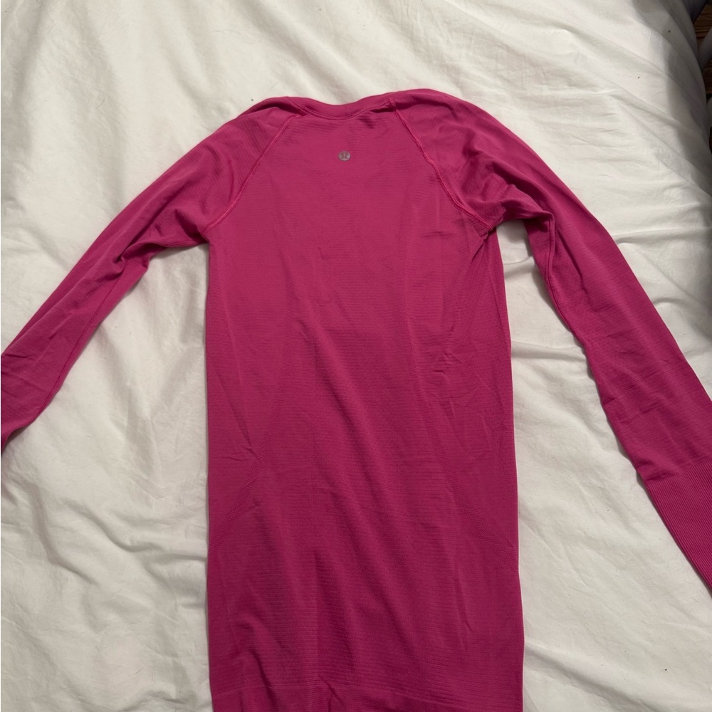 Lululemon long sleeve swiftly tech shirt size 2 sonic pink